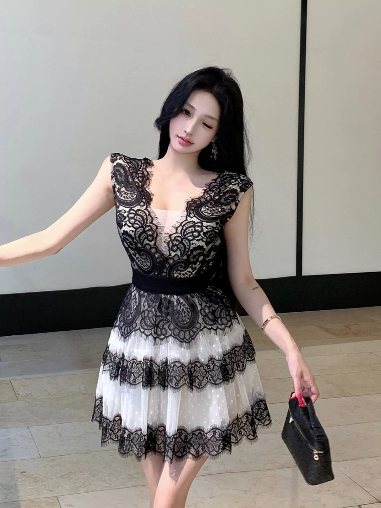 Convo over dinner lace dress CD764 images